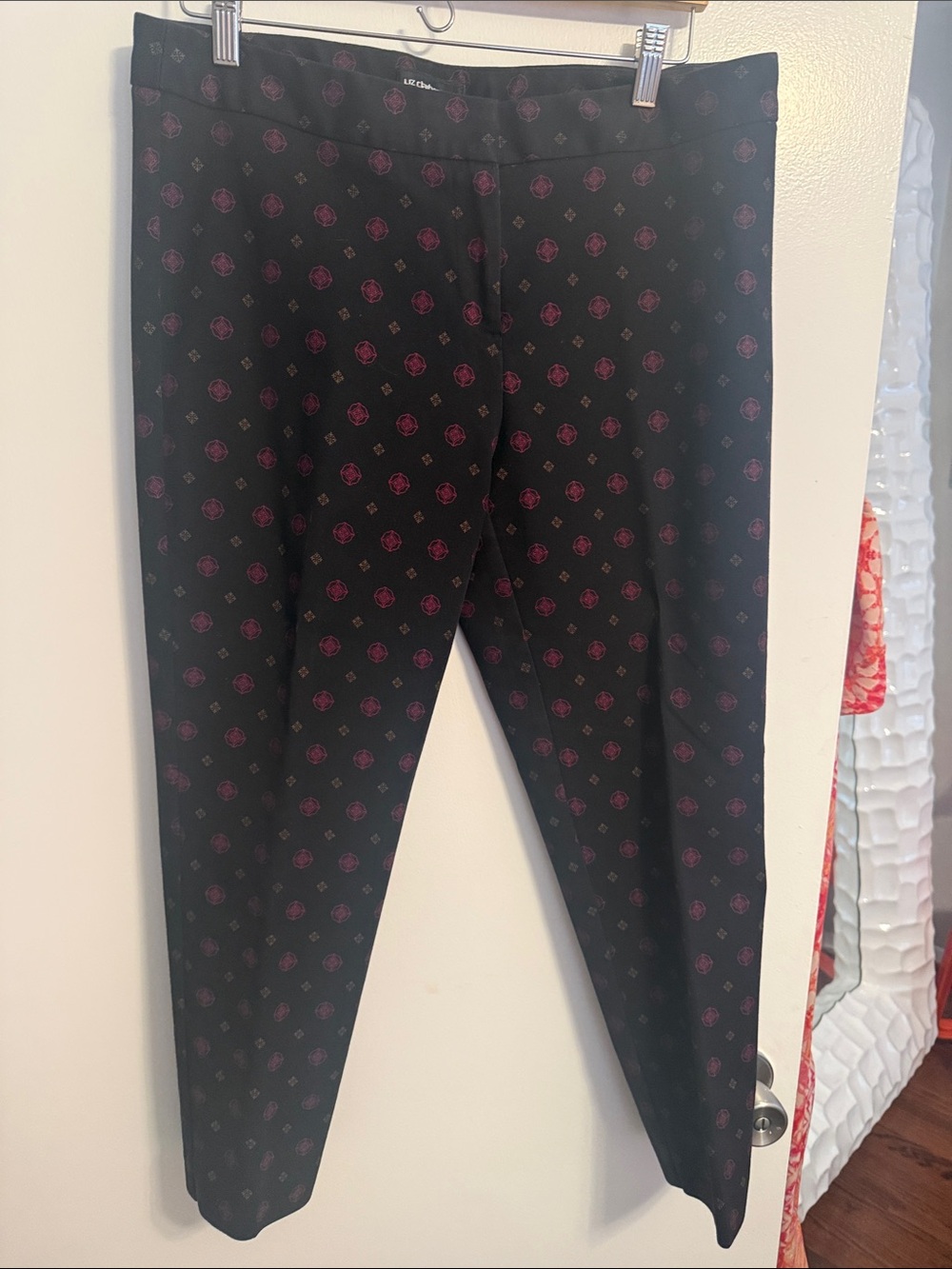 Liz Claiborne Black Ankle Skinny Pants with Pink Medallion Print
